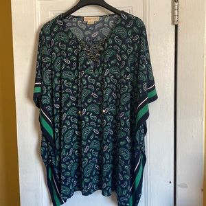 This blouse is in good condition, I never used it.